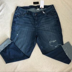 **SOLD** NWT Lane Bryant Distressed Jeans